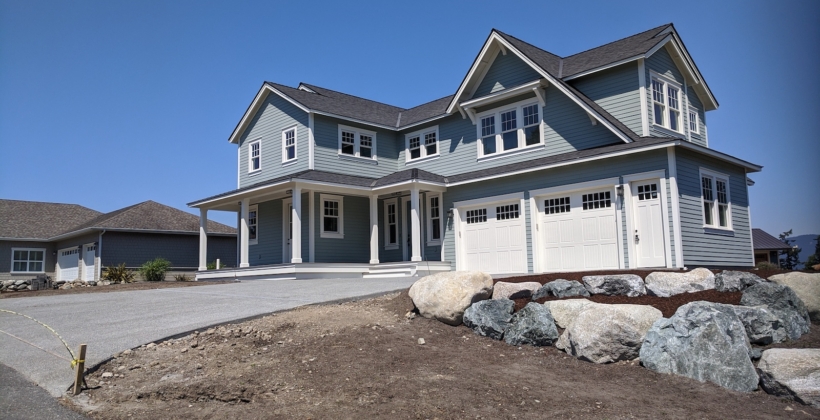 Anacortes-WA-Residence-Exterior-view-entrance-and-driveway-820x420.jpg