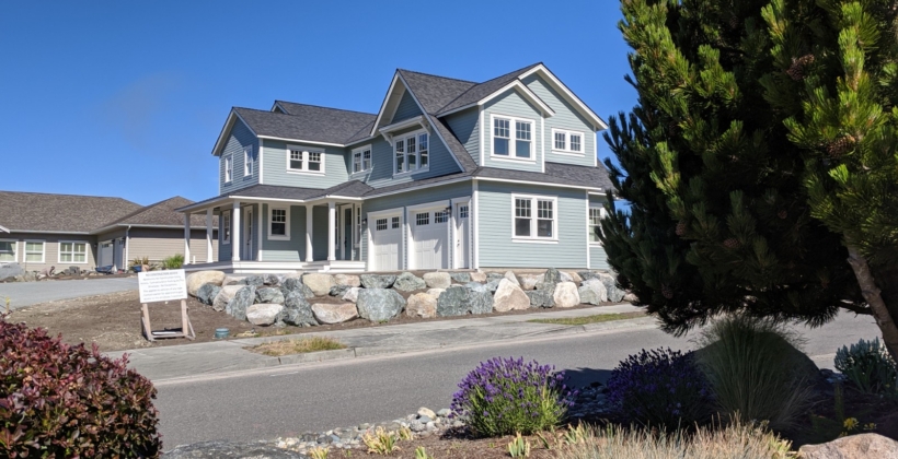 Anacortes-WA-Residence-Exterior-view-tree-in-foreground-820x420.jpg